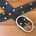 Lucky Brand  Black Crackle Leather Solid Brass Buckle Studded Unisex Belt Size 28 Photo 6