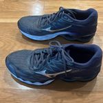 Mizuno  wave 20 D Women’s 11.5 sneakers. MSRP 140 like new Photo 2