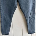 Levi's Levi’s Premium Wedgie Tapered Mom Jeans Button Fly in Dark Vintage Wash Size 31 Photo 3