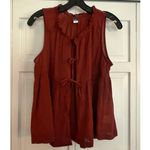 Old Navy  burgundy crinkle tie front tank size small petite Photo 2