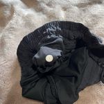 Lululemon  Black Camo Hottie Hots 4” Women’s Shorts Sz 2 Activewear EUC Photo 3