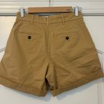 Everlane  The Pleated Chino Short - Classic Khaki Photo 5