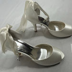 Womans White Satin Stiletto Dress Shoes Eu 37 Us 6.5/7 Peep Toe Ankle Accents Photo 0