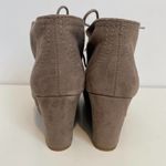 Arizona Jeans  Lacie Ankle Bootie Wedges Size 7 Taupe Photo 96
