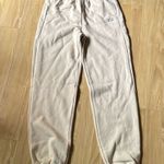 Alo Yoga Accolade accolade sweatpant in macadamia Photo 0