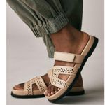 NEW Bibi Lou Cutout Slide Sandals Tan Size 6.5 Photo 0