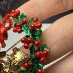 AJC Kitty Cat & Christmas Holly Berry Wreath Enamel Brooch Pin Gold Tone Signed Photo 10