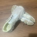 On Cloud Women’s Size 9 Tan/Yellow Running Trainers Sneakers Tan Photo 7