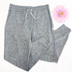 Vuori  High Rise Performance Jogger: Heather Grey Photo 6