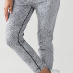 Lululemon Jet Pant in Power Luxtreme Spray Jacquard White Black Size 6 Photo 0
