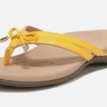 Vionic  Women's Rest Bella X Flip Flop Yellow Sandals Sz 5 Photo 0