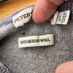 Peter Millar , 100% merino wool, long sleeve, V-neck, pull over sweater, size lar Photo 3