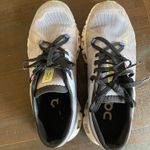 on cloud  Shoes Photo 1