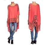 Free People  pick me up tee oversized Asymmetrical top red size medium Photo 2