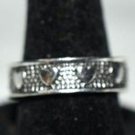 Source Unknown Old School Ring Of Hearts Silver Tone Metal Band Size 6 Casual Trendy Ring Photo 0