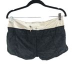Lululemon  Womens Speed Shorts Black White Floral Lined 8 Photo 1