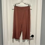 Lululemon Wide-Leg High Rise Crop 19" Spiced Chai Size 8 Yoga Pants Flowy Photo 2