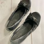 Baretraps - Women’s Black Flats - Size 6. Great condition and from a smoke free home. Photo 5