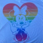 Disney  Minnie Mouse rainbow heart white v-neck t-shirt size XXL Photo 3