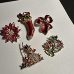 Christmas Holiday Brooch Pins Lot Of 5 Bells Stocking Bow Poinsettia Snowman Photo 0
