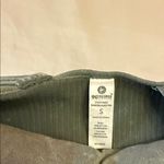 Olive Ribbed V Photo 2