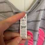 Under Armour  women’s semi-fitted heat gear gray striped hero active‎ tank small Photo 2