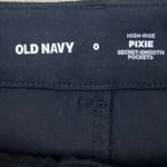 Old Navy NWT High Waisted Pixie Trouser Shorts in Black Size 0 Photo 4