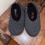 Pembrook Slippers Moccasin Style Fuzzy Cozy Comfy Medium Gray Size 8 Photo 1