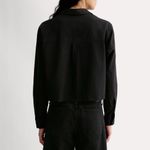 Everlane  The Way-Short Shirt in Silky Cotton in Black, Size X-Small Photo 3