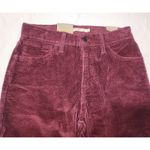 Levi's 724 high rise slim straight corduroy pants 26x30 woman's Photo 2