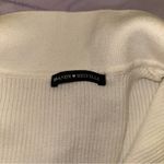 Brandy Melville  sweater Photo 1