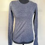 Alo Yoga Alo Grey Long Sleeve Shirt with Thumbholes Photo 0