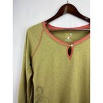 Mountain Hardwear Women’s Mountain Hard Wear Large Green Long Sleeve with Orange Stitching & a Dar Photo 1