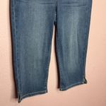 Cello  Women’s Capri Jeans Medium Wash. Size 3/26 Photo 4