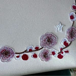 Purse with cardinal embroidery White Photo 4