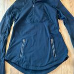 Lululemon  Run Reflect Pullover Black size 6 Running Gym Studio Power Luxtreme Photo 5