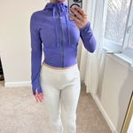 Lululemon zip up jacket. Size 4. XS Photo 10