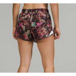 Lululemon  Hotty Hot Floral Edgy Feminine Workout Low Rise Lined Shorts Size 4 Photo 6