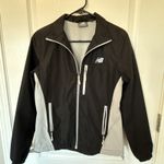 New Balance  Womens Ladies Small Mesh Lined Windbreaker‎ Black Gray Photo 2