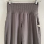 Vuori Women’s Grey Daily Joggers Size XS Photo 2