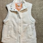 Aerie Sherpa Vest Photo 4
