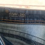 DL1961 Women’s Size 26 Low Rise Dark Wash Jeans  Premium Denim Boot Cut Photo 4