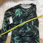Armada Palm Long Sleeve Athletic Top. Size Small. Photo 7