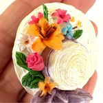 Hat with flowers and bow pin Photo 2