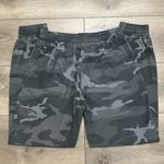 TNA By Aritzia Alix Gray Green Camo Mid Rise Jogger Pants Size XS Photo 4