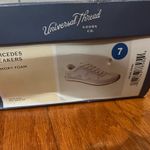 White and cream, tennis shoes Size 7 Photo 3