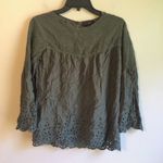 Jessica Simpson  small dark green top Photo 0