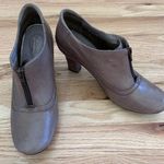 Clarks Artisan Victorian Ankle Booties Shooties Beige Leather Active Air Size 9 Photo 0