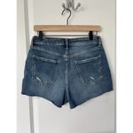 Arizona Jeans NWT ARIZONA JEAN CO. Mediu Wash Blue Denim Shorts - Women's Size 9 - 2.5" Inseam Photo 1