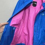 The North Face Hyvent 2.5L Rain Jacket Women’s XS Blue Pink Windbreaker Outdoor Photo 3